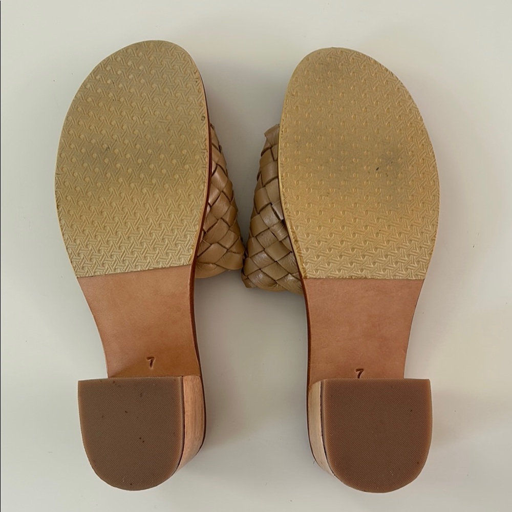 Liberte Santorini Woven Mule - Picture 4 of 4